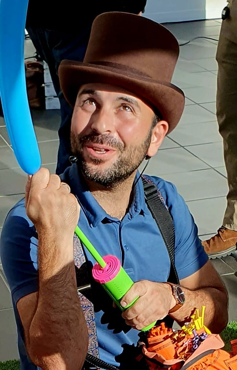 Mr.Magic Kinderzauberer beim Zauberworkshop für Kinder in Essen